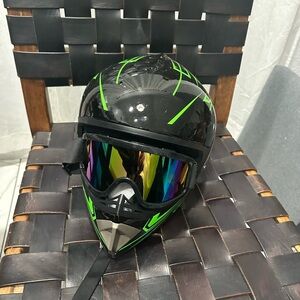 Black and Green VR Helmet with Visor